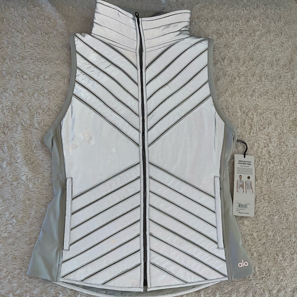 ALO Yoga Reflective Puffer Vest